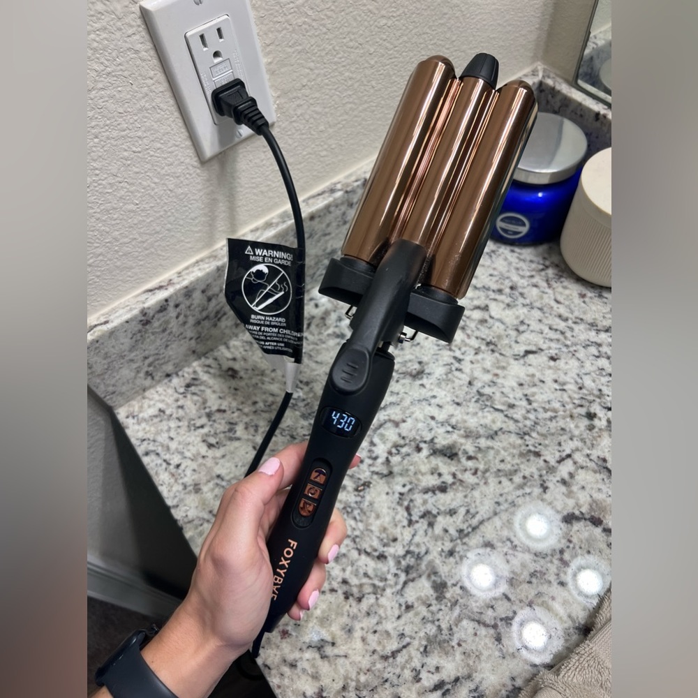 FoxyBae Waver Iron